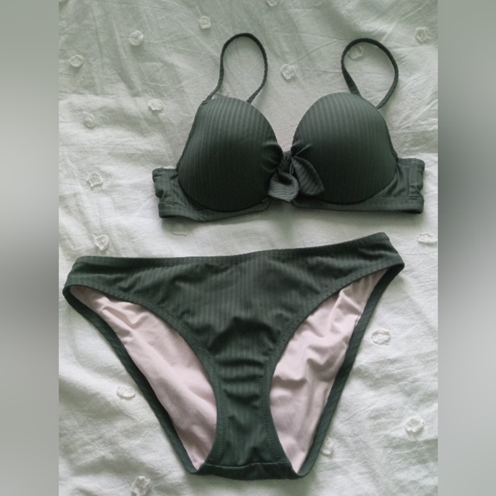 Target Hunter Green Cut Out Bikini Set. Size 38B Top and Size Large Bottoms.